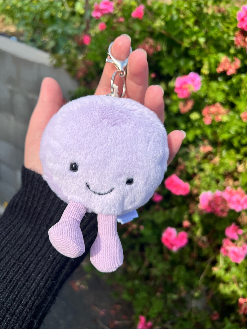 LAVENDER MACAROON PLUSH KEYCHAIN - Picture 3 of 6